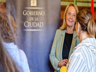 La alcaldesa de Motril pide la condonación de la deuda municipal “si se contempla la de Cataluña”